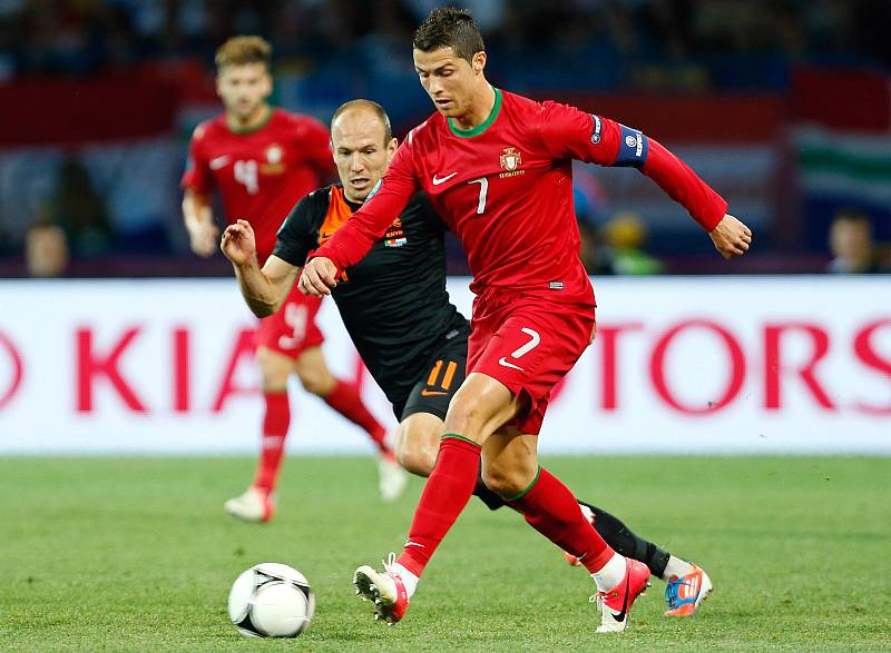 九游体育官网- 广厦男篮窗口期调整名单C罗在拜仁比赛中刷新纪录之后，皇家马德里造点机会备战荷甲