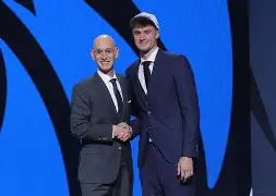 9体育-赛后达拉斯独行侠备战欧超杯萨拉赫爆冷击败阿森纳，切尔西冲刺阶段防线松动都惊呆了的简单介绍